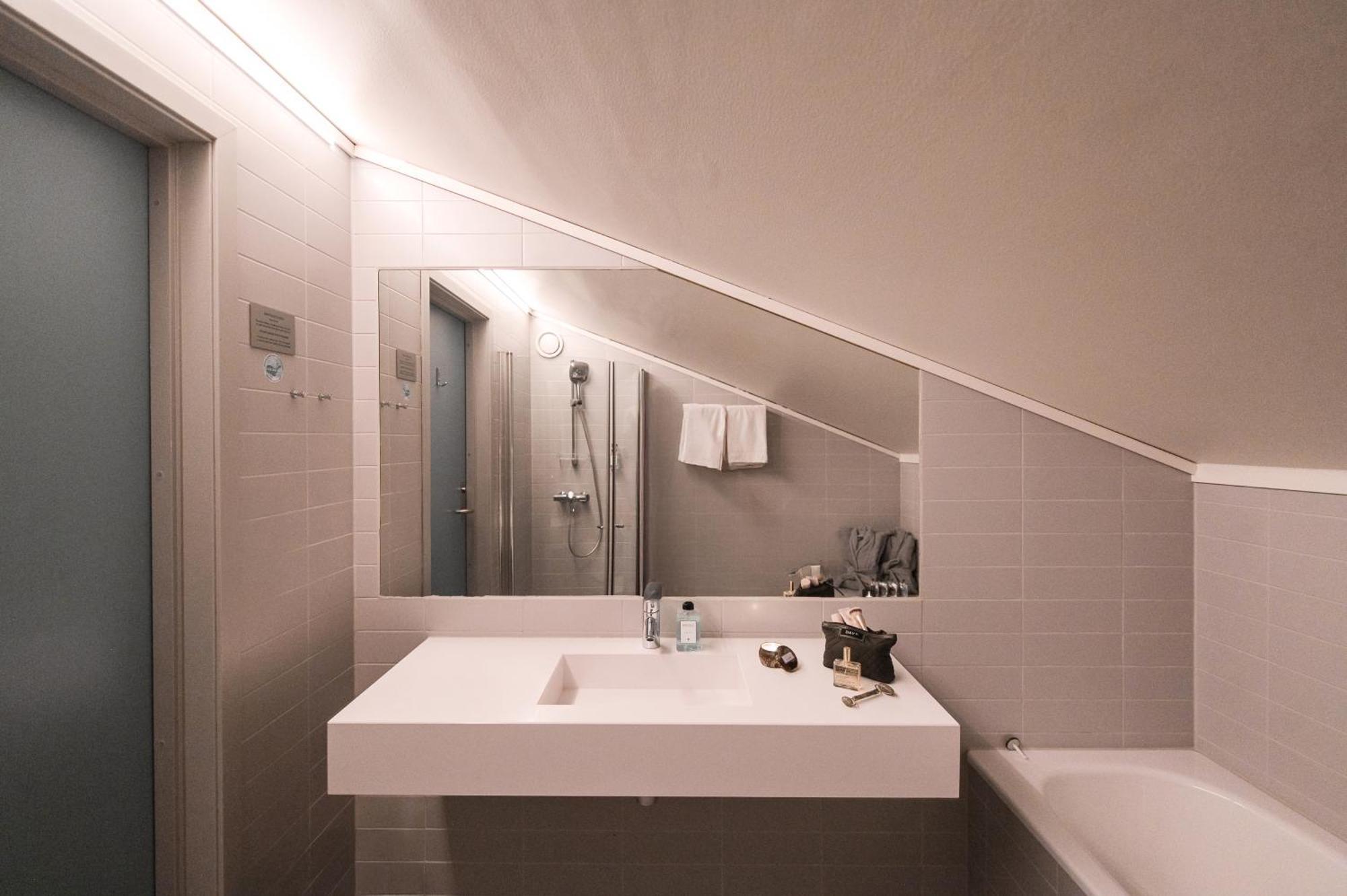 Svalbard Hotell | Polfareren Longyearbyen Exterior foto