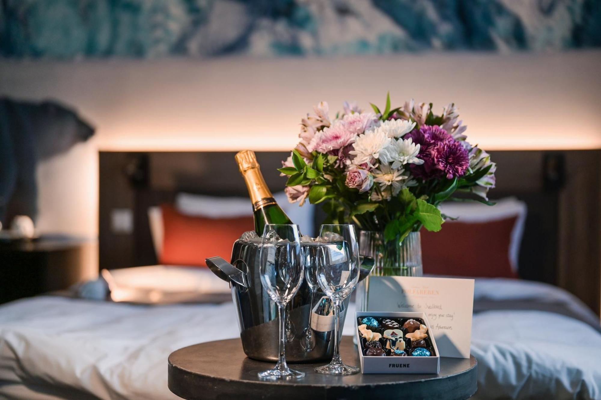 Svalbard Hotell | Polfareren Longyearbyen Exterior foto
